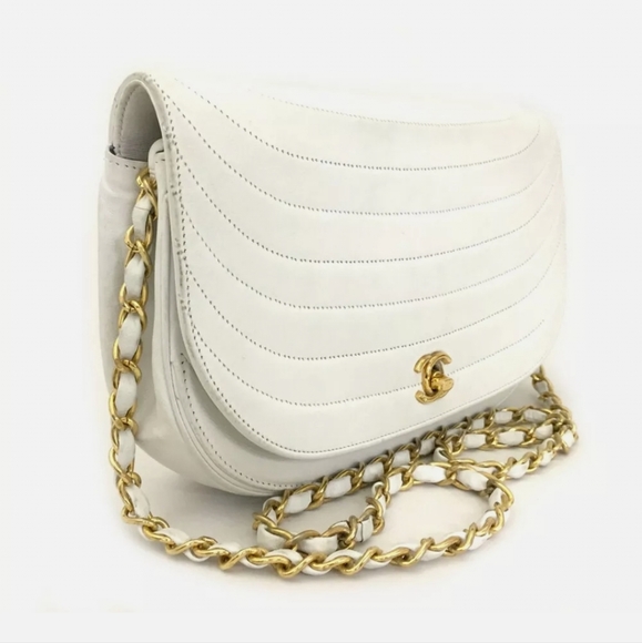 Chanel Vintage Half Moon Flap Bag - Picture 2 of 11